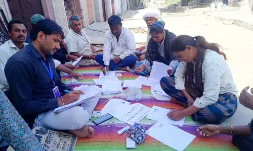 महिलाओं को नहीं उठानी पड़ रही परेशानी, BLO कर रहे हैं पीहर की सूची में मदद