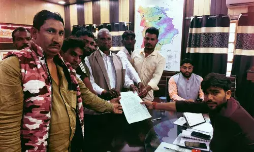 नई अरणी ग्रामवासियों ने शराब ठेका हटाने की मांग को लेकर एसडीएम को ज्ञापन दिया