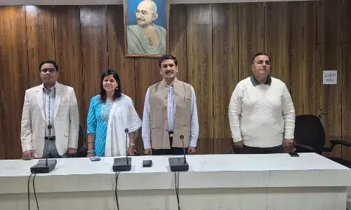 वंदे मातरम के 150 वर्ष पर आबकारी विभाग ने स्वदेशी और राष्ट्रीय एकता का लिया संकल्प