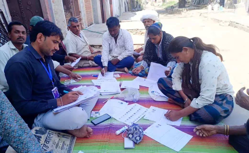 महिलाओं को नहीं उठानी पड़ रही परेशानी, BLO कर रहे हैं पीहर की सूची में मदद