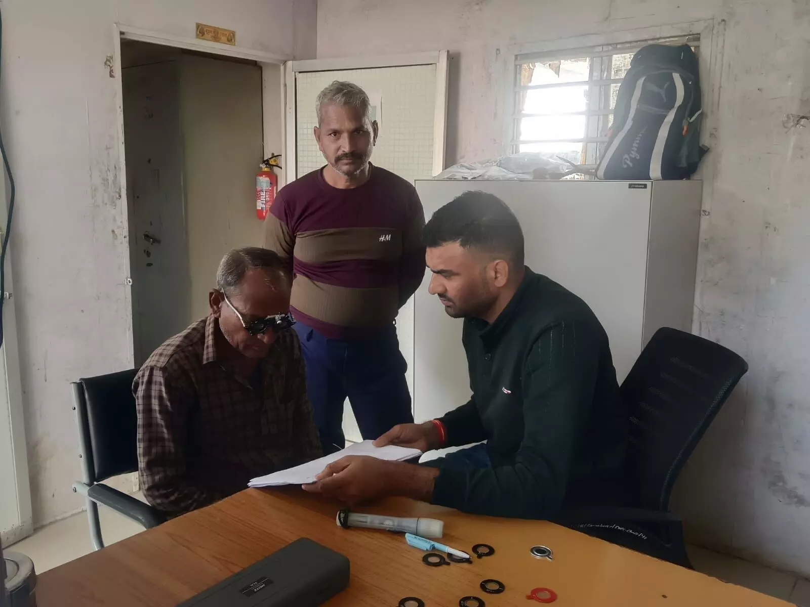 सड़क सुरक्षा सप्ताह के तहत चालकों का किया नेत्र परीक्षण