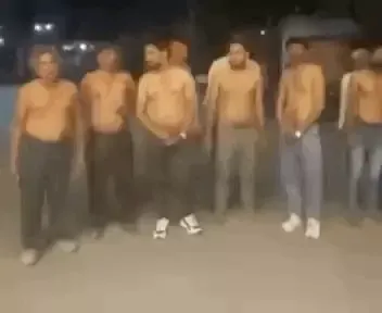 विधायक   पितलिया के खिलाफ किसानोंका अर्धनग्न होकर कलेक्ट्रेट पर प्रदर्शन,पुश्तैनी जमीन पर अवैध  कब्जे का आरोप