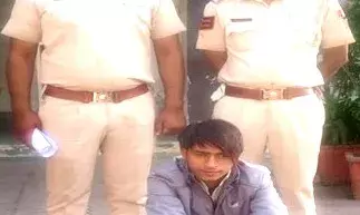 ट्रक से डीजल और माल चोरी के मामले में था वांछित