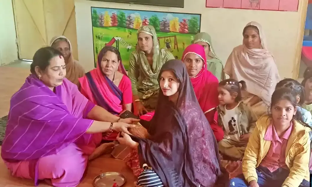 आंगनबाड़ी केन्द्रों पर मनाई भगवान बिरसा मुण्डा की 150वीं जयंती