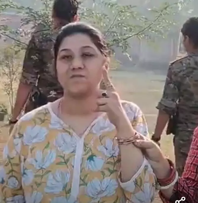 पूर्णिया के सिपाही टोला जगदंब स्कूल बूथ नंबर 23 पर... ... बिहार विधानसभा चुनाव के दूसरे चरण के मतदान ,कई जगह EVM खराब ,दांव पर बड़े नेताओं की प्रतिष्ठा पूर्णिया के सिपाही टोला जगदंब स्कूल बूथ नंबर 23 पर... ... बिहार विधानसभा चुनाव के दूसरे चरण के मतदान ,कई जगह EVM खराब ,दांव पर बड़े नेताओं की प्रतिष्ठा