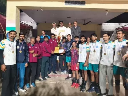 राष्ट्रीय वॉलीबॉल प्रतियोगिता का समापन — एसबीआई जयपुर रही विजेता, सीआरपीएफ उपविजेता राष्ट्रीय वॉलीबॉल प्रतियोगिता का समापन — एसबीआई जयपुर रही विजेता, सीआरपीएफ उपविजेता