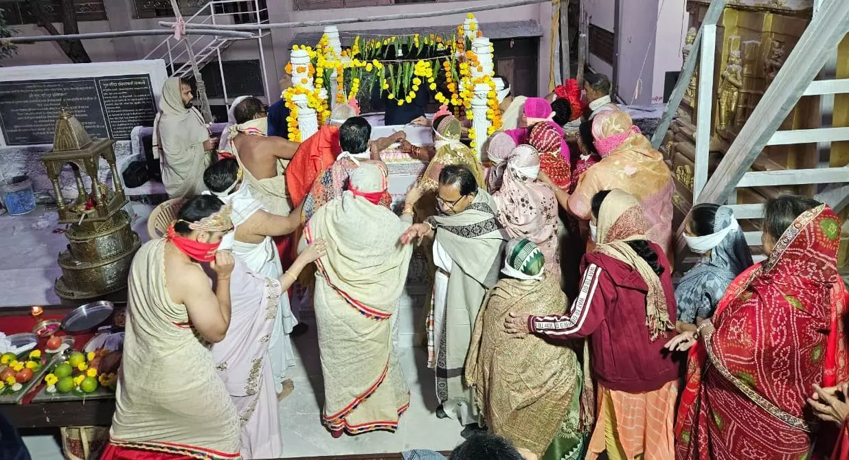 आयड़ तीर्थ में रायण पगलिया की प्राण प्रतिष्ठा के साथ पांच दिवसीय धार्मिक अनुष्ठान सम्पन्न