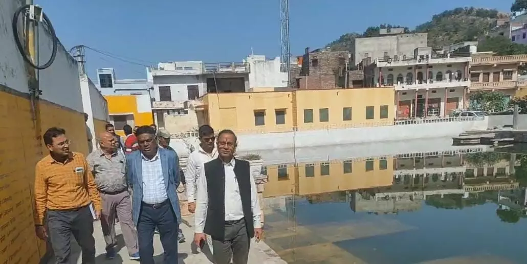 पंचायतीराज के संयुक्त निदेशक ने देलवाड़ा का किया दौरा, स्वच्छता को सराहा