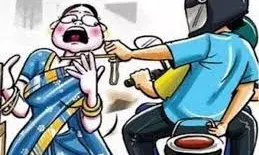 कथा सुनकर घर लौट रही बुजुर्ग महिला गले से चेन तोड़ भागे बाइकर्स, दहशत कथा सुनकर घर लौट रही बुजुर्ग महिला गले से चेन तोड़ भागे बाइकर्स, दहशत
