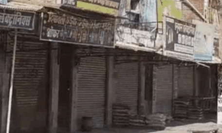 चित्तौड़गढ़: भाजपा नेता के शव को ले जा रही एंबुलेंस रोकी, SHO ने दिखाई पिस्तौल — परिजनों ने कलेक्ट्रेट पर दिया धरना, शाम तक बनी सहमति चित्तौड़गढ़: भाजपा नेता के शव को ले जा रही एंबुलेंस रोकी, SHO ने दिखाई पिस्तौल — परिजनों ने कलेक्ट्रेट पर दिया धरना, शाम तक बनी सहमति