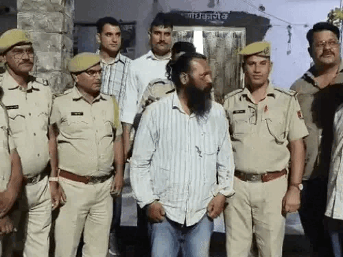 चित्तौड़गढ़ भाजपा नेता रमेश ईनाणी हत्याकांड का खुलासा, आरोपी मनीष दुबे गिरफ्तार चित्तौड़गढ़ भाजपा नेता रमेश ईनाणी हत्याकांड का खुलासा, आरोपी मनीष दुबे गिरफ्तार