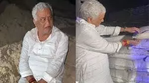 सांचौर में कृषि मंत्री किरोड़ी लाल मीणा का धमाका : प्रतिबंधित खाद बरामद, यूरिया की ब्लैक मार्केटिंग पकड़ में आई सांचौर में कृषि मंत्री किरोड़ी लाल मीणा का धमाका : प्रतिबंधित खाद बरामद, यूरिया की ब्लैक मार्केटिंग पकड़ में आई