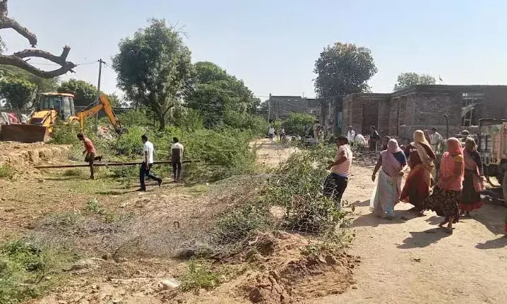 पुरानी अमरगढ़ में तीन साल पुराने अतिक्रमण पर चला प्रशासन का बुलडोज़र