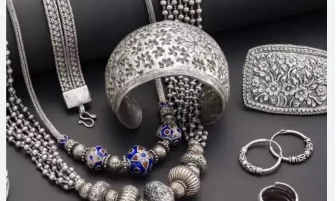 💰 RBI का बड़ा ऐलान: अब सोने के साथ चांदी पर भी मिलेगा लोन, जानिए कब से लागू होगा नया नियम