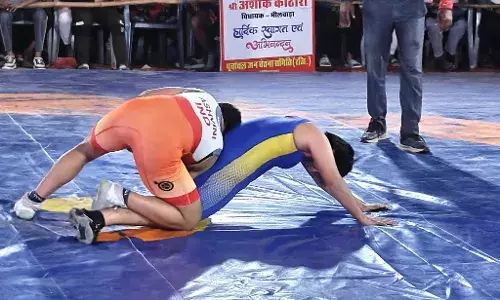 भीलवाड़ा में मेवाड़ केसरी कुश्ती प्रतियोगिता का हुआ आगाज,  पहलवानों ने आजमाए दांव-पेच