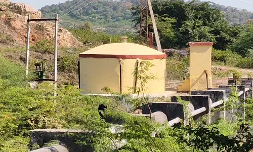 गुरलां में लाखों खर्च के बाद भी ग्रामीण पी रहे फ्लोराइड युक्त पानी गुरलां में लाखों खर्च के बाद भी ग्रामीण पी रहे फ्लोराइड युक्त पानी