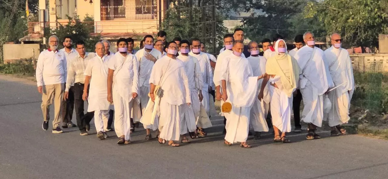 आवश्यकता और आकांक्षा में तालमेल से सुखी जीवन संभव : आचार्य महाश्रमण