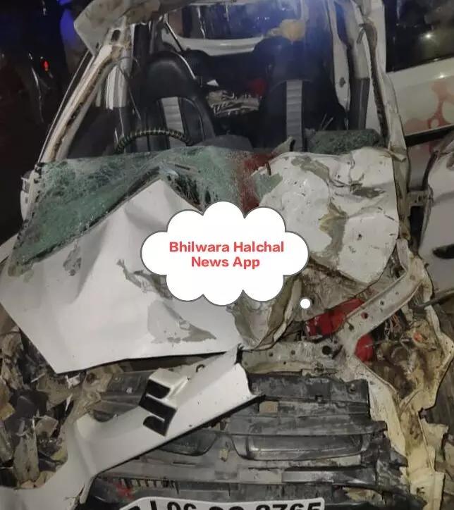 सांड से टकराकर पलटी अल्टो कार, एक की मौत, तीन घायल