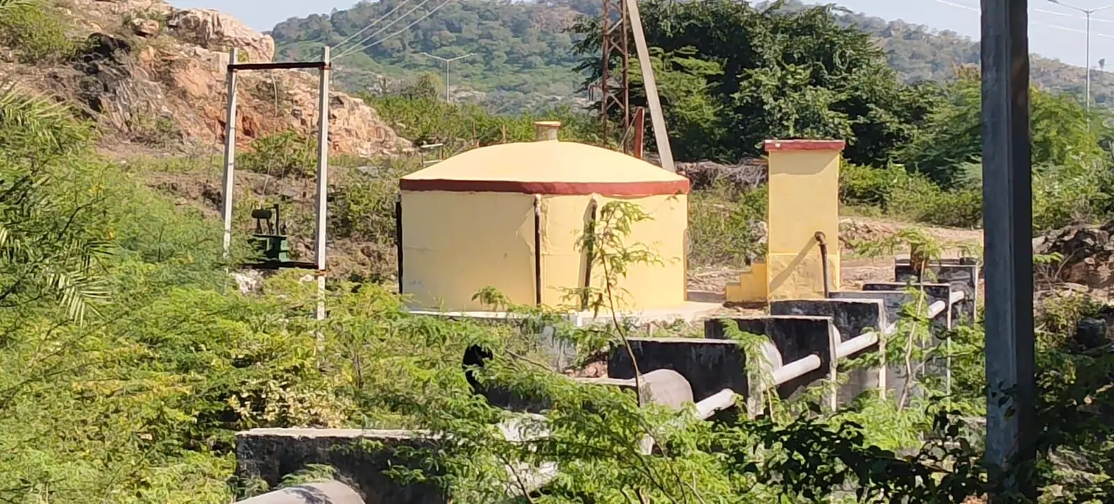 गुरलां में लाखों खर्च के बाद भी ग्रामीण पी रहे फ्लोराइड युक्त पानी गुरलां में लाखों खर्च के बाद भी ग्रामीण पी रहे फ्लोराइड युक्त पानी