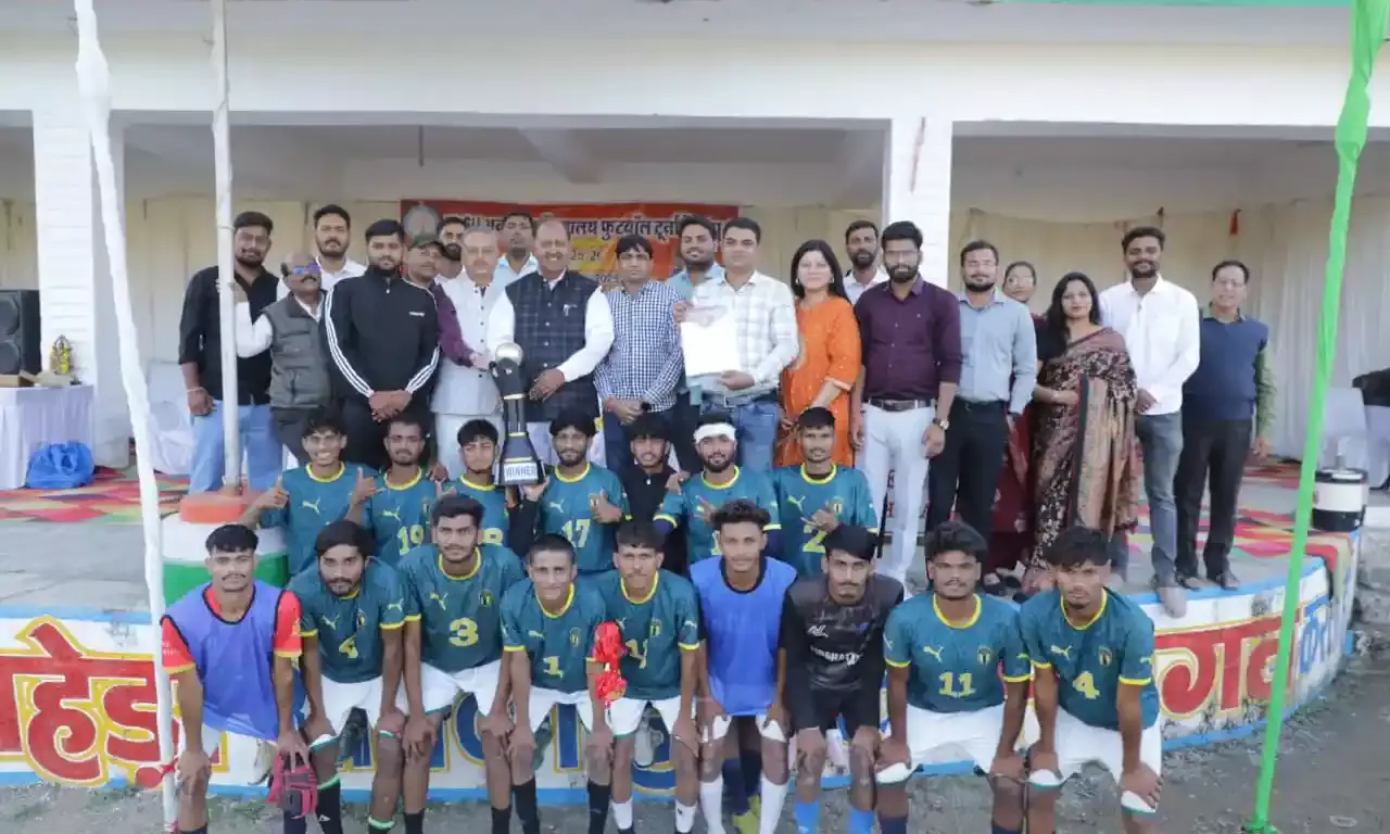 युवा पीढ़ी को अनुशासन, समर्पण और टीम भावना का संदेश देते हैं खेल- नवलखा