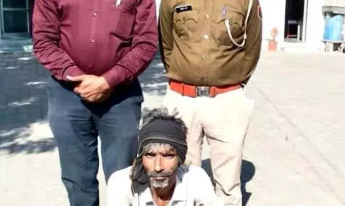 21 साल पुराने केस का आरोपी सरवर खां गिरफ्तार, घोषित था 5 हजार रुपए का इनाम, दिल्ली जाते दबोचा पुलिस ने 21 साल पुराने केस का आरोपी सरवर खां गिरफ्तार, घोषित था 5 हजार रुपए का इनाम, दिल्ली जाते दबोचा पुलिस ने