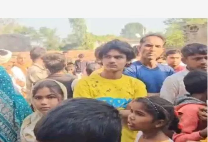 श्रावस्ती में संदिग्ध हालात में एक ही परिवार के 5 लोगों की मौत, गांव में सनसनी श्रावस्ती में संदिग्ध हालात में एक ही परिवार के 5 लोगों की मौत, गांव में सनसनी