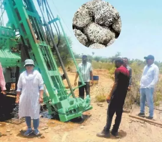 भीलवाड़ा के कोचरिया क्षेत्र में गारनेट खनिज का भंडार मिलने से खनिज विभाग में हलचल भीलवाड़ा के कोचरिया क्षेत्र में गारनेट खनिज का भंडार मिलने से खनिज विभाग में हलचल