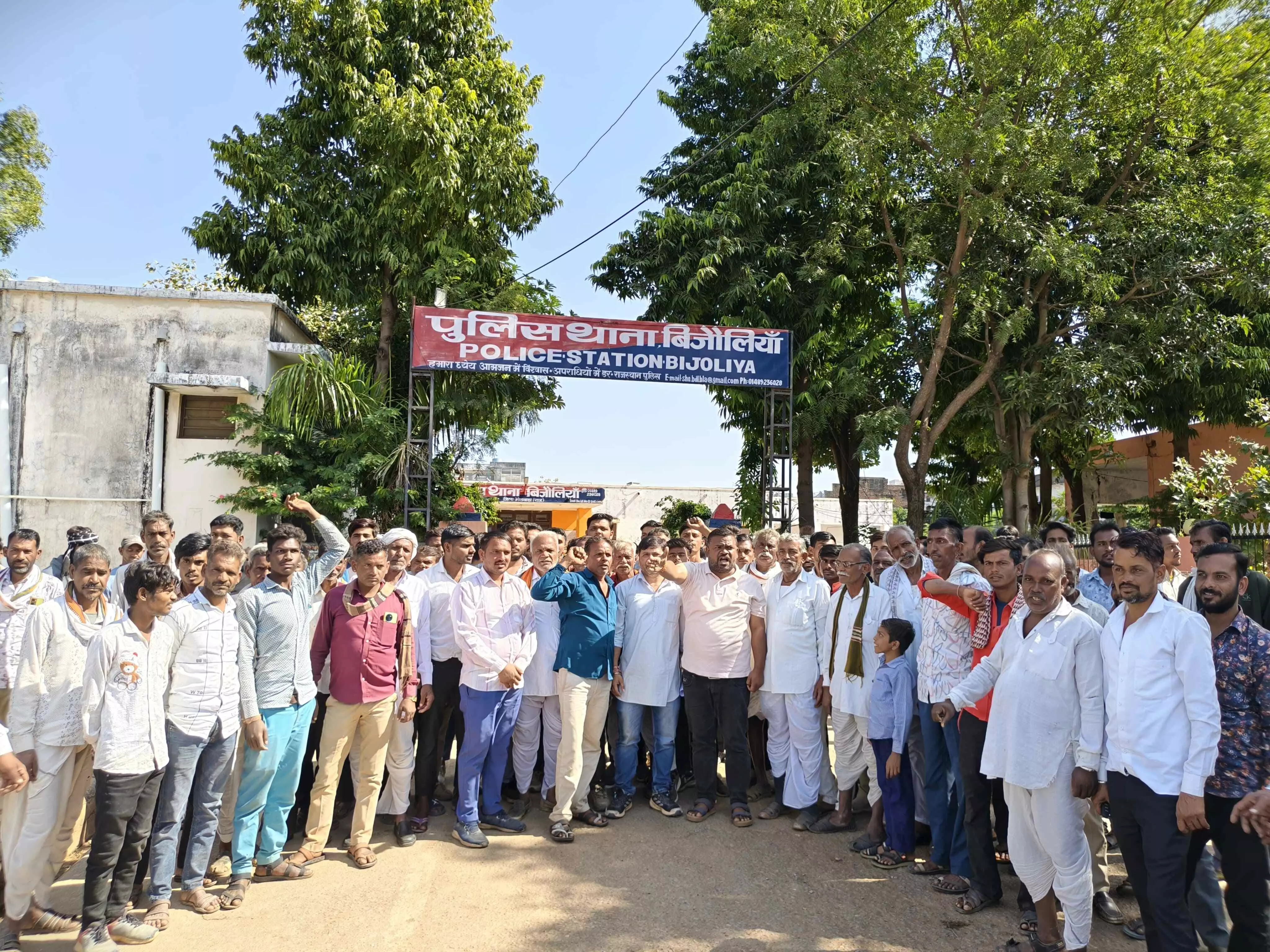 तिलस्वां की देवडूंगरी चारागाह पर अवैध माइनिंग का तांडव! ग्रामीण भड़के, प्रशासन को दी अंतिम चेतावनी