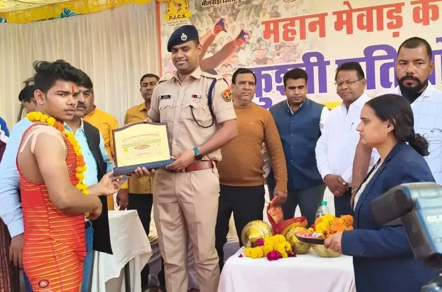 मेवाड़ केसरी कुश्ती प्रतियोगिता: धीरज चौधरी ने जीता खिताब, तीन सौ पहलवानों ने दिखाया दम मेवाड़ केसरी कुश्ती प्रतियोगिता: धीरज चौधरी ने जीता खिताब, तीन सौ पहलवानों ने दिखाया दम