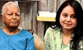 लालू प्रसाद यादव की बेटी रोहिणी आचार्य ने छोड़ी राजनीति, परिवार से दूरी बनाने का भी एलान