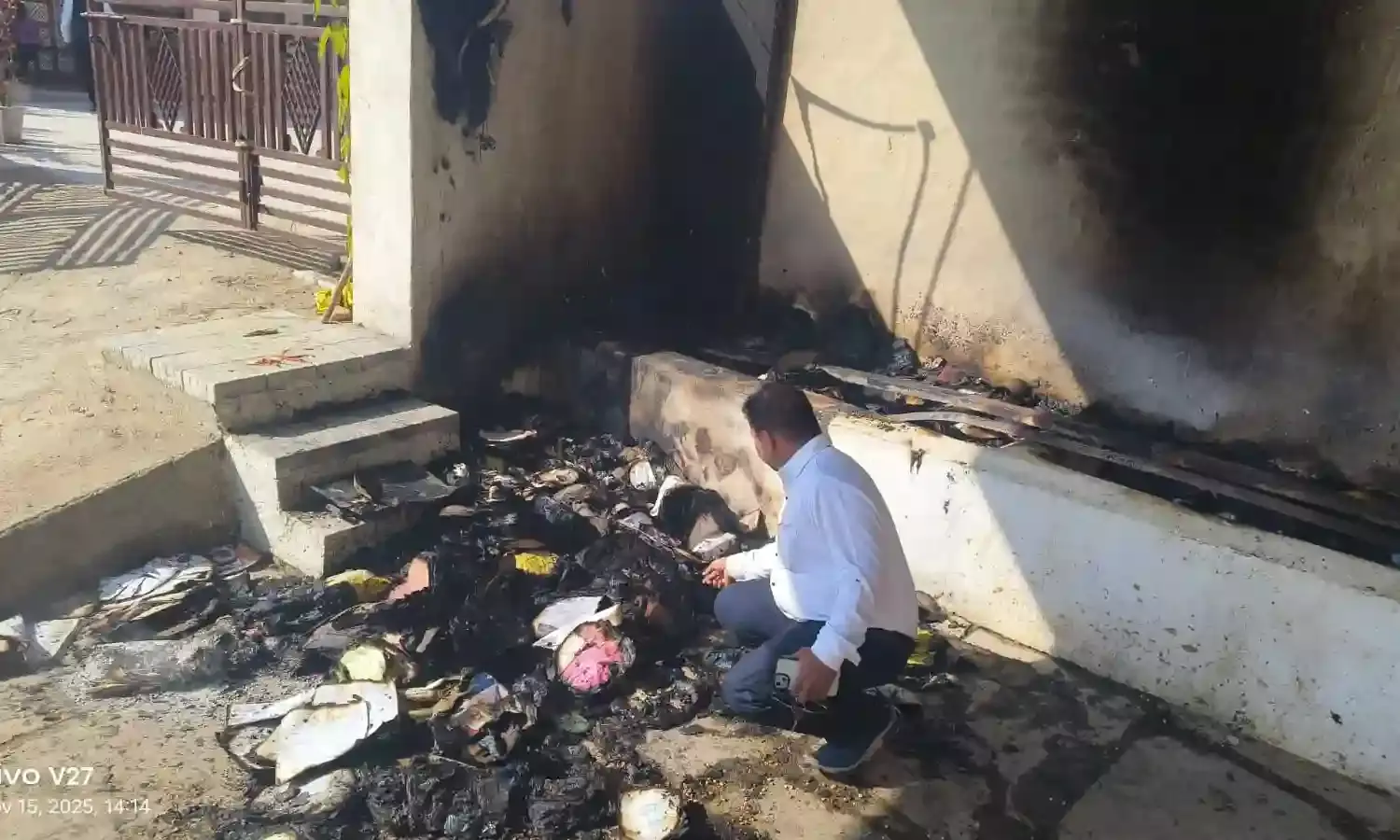 मांडलगढ़ में विधायक खंडेलवाल के निवास परिसर में आग, कई दस्तावेज जलकर नष्ट मांडलगढ़ में विधायक खंडेलवाल के निवास परिसर में आग, कई दस्तावेज जलकर नष्ट