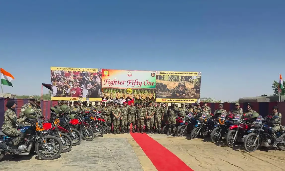 जम्मू से भुज तक 1727 किलोमीटर की यात्रा, दे रही राष्ट्रीय एकता और नशा मुक्ति का संदेश जम्मू से भुज तक 1727 किलोमीटर की यात्रा, दे रही राष्ट्रीय एकता और नशा मुक्ति का संदेश