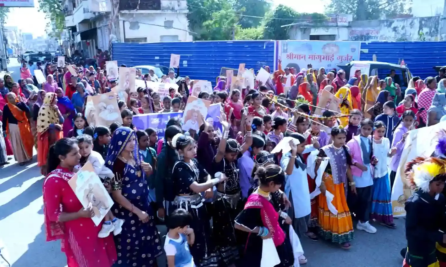 जिला कलक्टर अरुण कुमार हसीजा पहुंचे भीम, विधायक हरिसिंह रावत भी रहे मौजूद जिला कलक्टर अरुण कुमार हसीजा पहुंचे भीम, विधायक हरिसिंह रावत भी रहे मौजूद