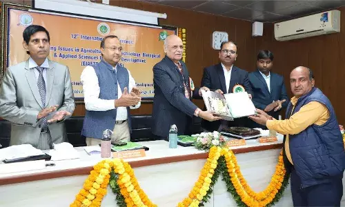 डॉ. सी. एम. यादव एक्सीलेन्स इन एक्स्टेंशन अवार्ड से सम्मानित डॉ. सी. एम. यादव एक्सीलेन्स इन एक्स्टेंशन अवार्ड से सम्मानित