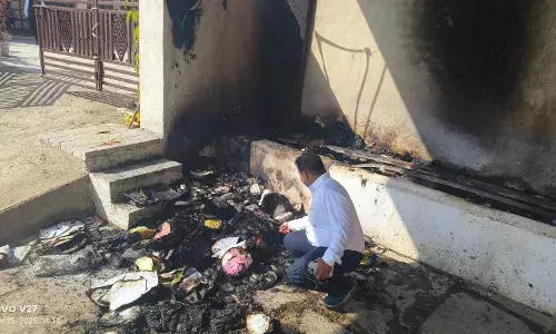 मांडलगढ़ में विधायक खंडेलवाल के निवास परिसर में आग, कई दस्तावेज जलकर नष्ट मांडलगढ़ में विधायक खंडेलवाल के निवास परिसर में आग, कई दस्तावेज जलकर नष्ट