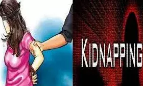 महिला का अपहरण, फार्म हाउस में ले जाकर बनाया बंधक, मारपीट कर खाली कागजातों पर करवाये हस्ताक्षर महिला का अपहरण, फार्म हाउस में ले जाकर बनाया बंधक, मारपीट कर खाली कागजातों पर करवाये हस्ताक्षर