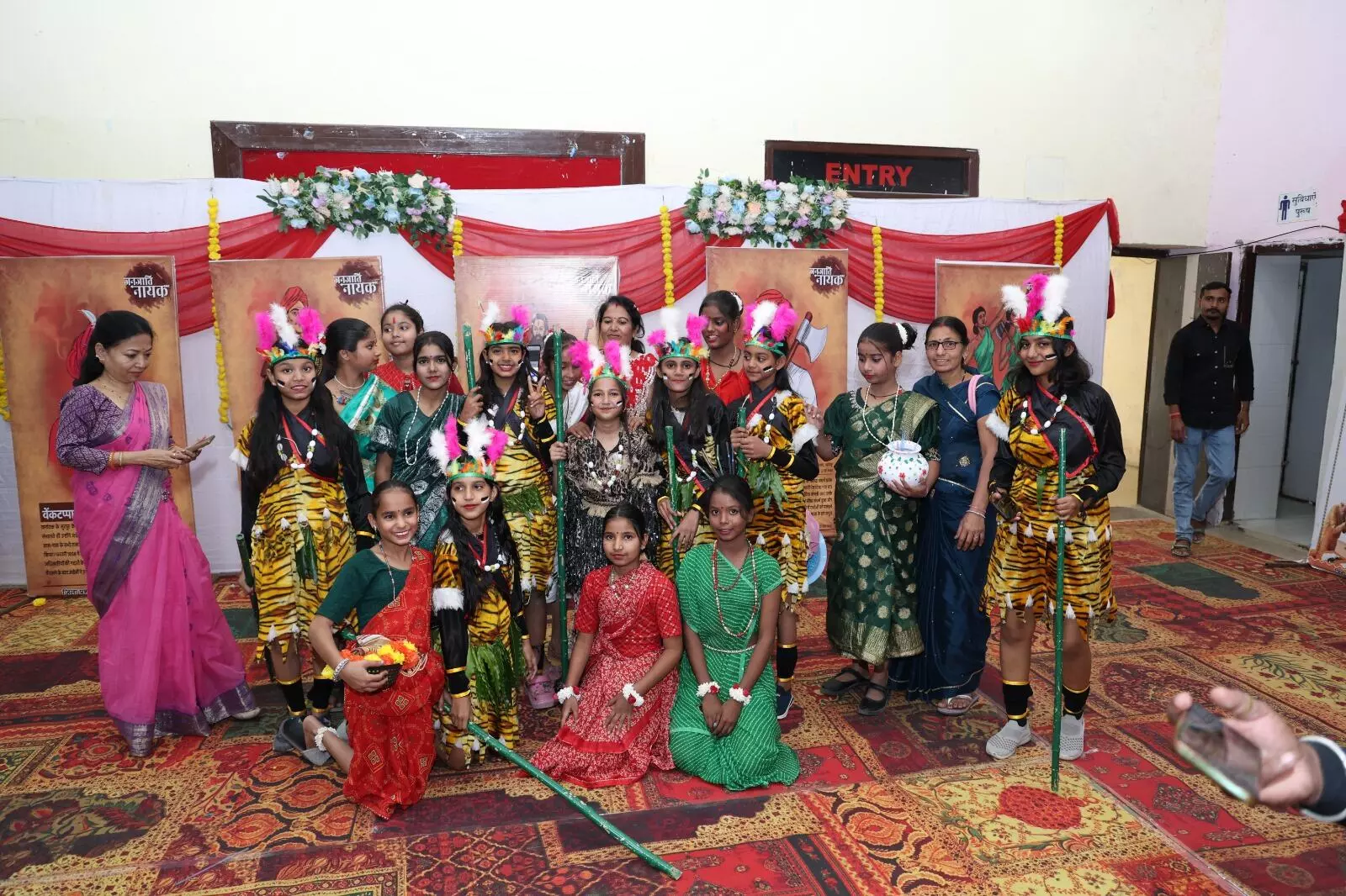 जनजातीय गौरव दिवस पर भव्य शोभायात्रा, भगवान बिरसा मुंडा के आदर्श अपनाने का आह्वान जनजातीय गौरव दिवस पर भव्य शोभायात्रा, भगवान बिरसा मुंडा के आदर्श अपनाने का आह्वान