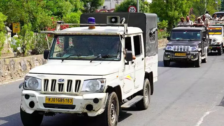 सुरक्षा एजेंसियों ने मालपुरा से डॉक्टर को उठाया,हड़कंप सुरक्षा एजेंसियों ने मालपुरा से डॉक्टर को उठाया,हड़कंप