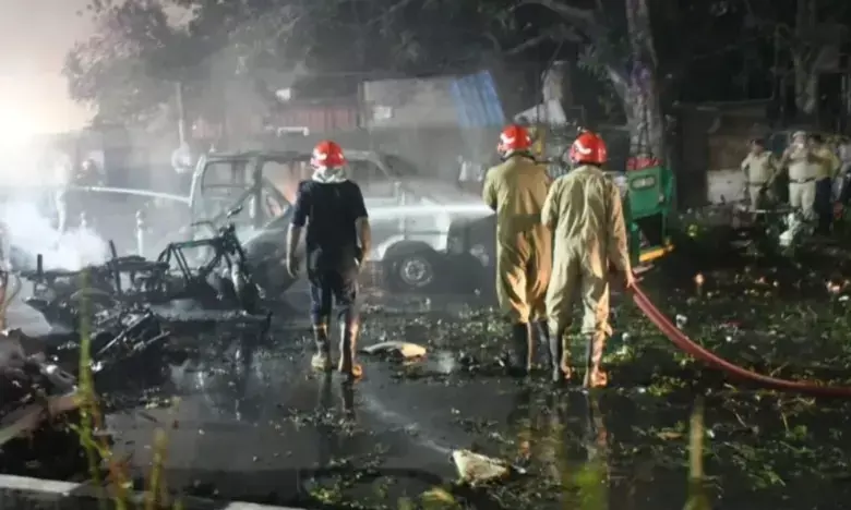 दिल्ली धमाका: NIA की बड़ी कार्रवाई, सुसाइड बॉम्बर उमर का साथी आमिर राशिद अली गिरफ्तार दिल्ली धमाका: NIA की बड़ी कार्रवाई, सुसाइड बॉम्बर उमर का साथी आमिर राशिद अली गिरफ्तार