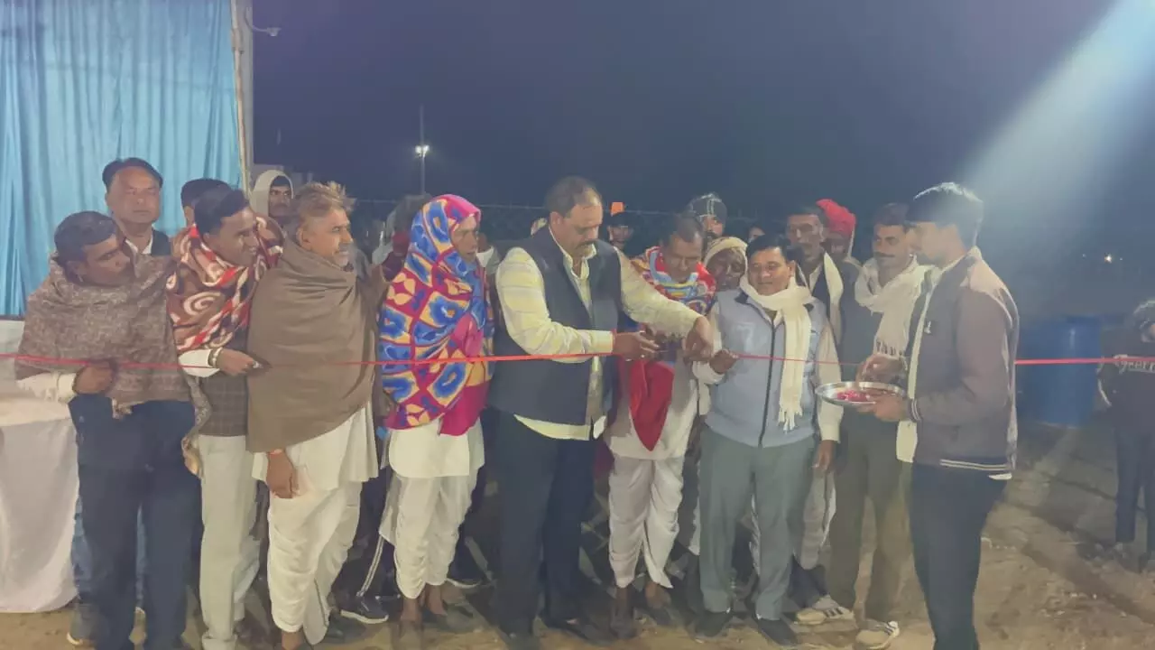 लखमणियास में रात्रिकालीन वीर तेजा कबड्डी प्रतियोगिता का शुभारंभ लखमणियास में रात्रिकालीन वीर तेजा कबड्डी प्रतियोगिता का शुभारंभ