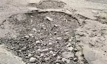 शहरवासी बेहाल,फ़ाइलों के खड्डे भरने में व्यस्त हे जिम्मेदार! शहरवासी बेहाल,फ़ाइलों के खड्डे भरने में व्यस्त हे जिम्मेदार!