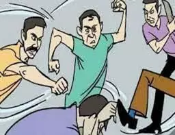 मांडल में छेड़छाड़ का आरोप लगाकर युवक से मारपीट, बचाव में गये एक अन्य युवक की नाक की हड्डी तोड़ी