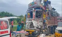 कोटा में ट्रक और कार की भिड़ंत में दो की मौत, पांच लोग घायल