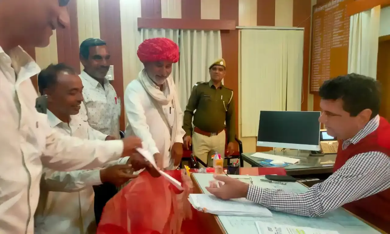 किसानो की विभिन्न समस्याओं को लेकर भारतीय किसान संघ ने सौंपा ज्ञापन