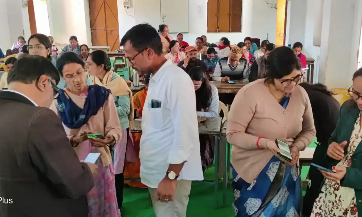 जिला निर्वाचन अधिकारी कुमार हर सुबह वीसी लेकर कर रहे समीक्षा जिला निर्वाचन अधिकारी कुमार हर सुबह वीसी लेकर कर रहे समीक्षा