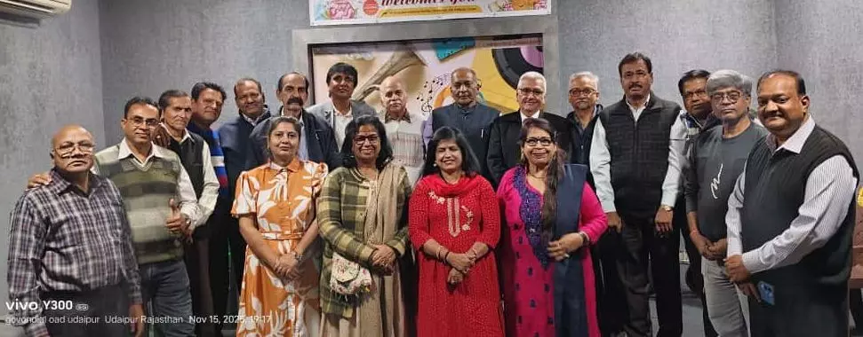 संगीत प्रेमियों ने मिलकर सदाबहार गीतों से सजाई एक शाम