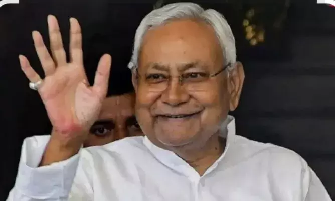 नीतीश की शपथ से पहले सत्ता समीकरण बिगड़े: आधी रात दिल्ली बुलाए गए ललन-संजय, नई सरकार पर चढ़ा सस्पेंस