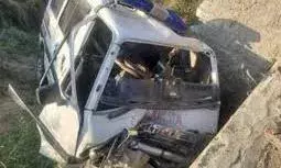 चित्तौड़गढ़: तेज रफ्तार एंबुलेंस खाई में गिरी, महिला मरीज की मौत चित्तौड़गढ़: तेज रफ्तार एंबुलेंस खाई में गिरी, महिला मरीज की मौत