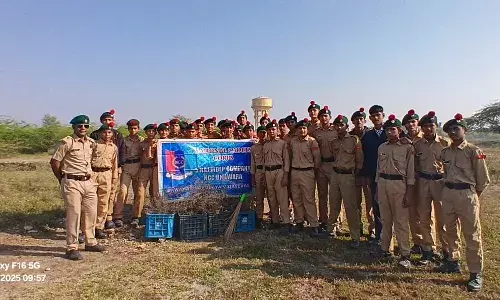 एनसीसी कैडेट्स ने हुरड़ा जवाहर विद्यालय में तालाब की सफाई में दिया श्रमदान