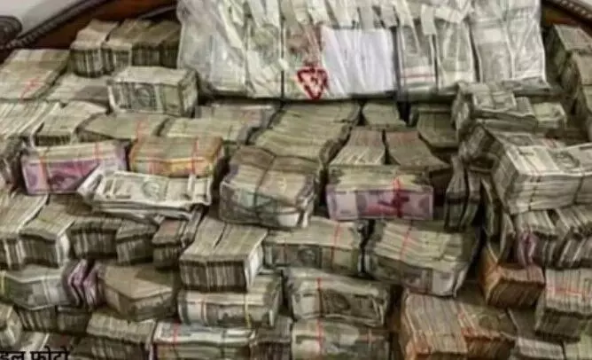 कार से हवाला के चार करोड़ रुपये बरामद, दो गिरफ्तार